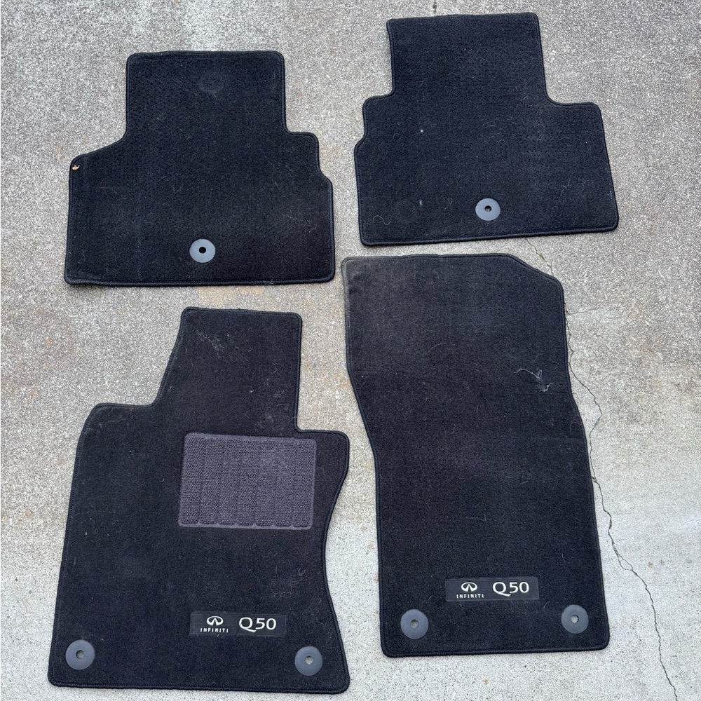 Infiniti Q50 Premium Black Floor Mats